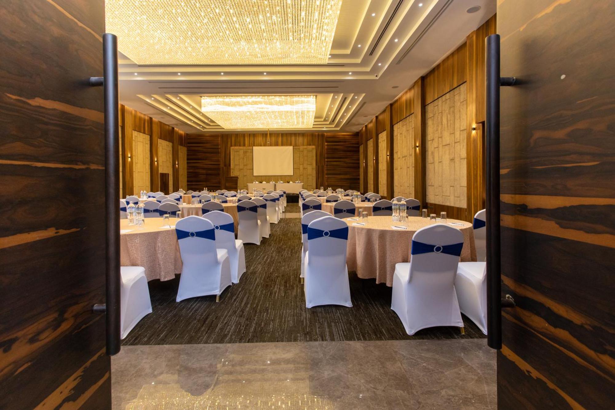 Grand Hotel Catmandu Exterior foto